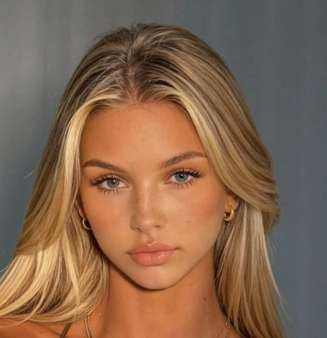 Lana Kroes — best Tits Fanvue creator